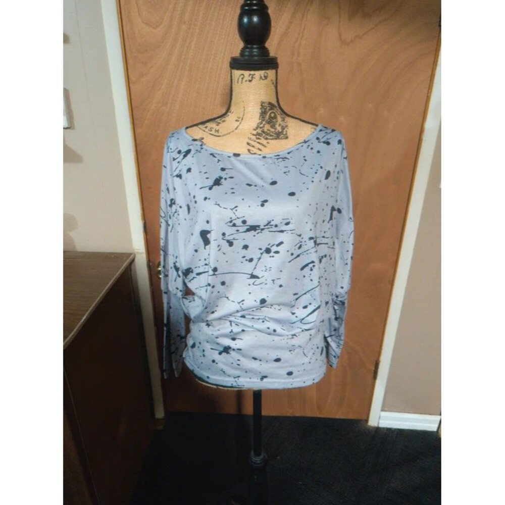 Bat sleeve top